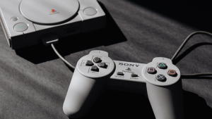 Playstation 1 gamepad and console
