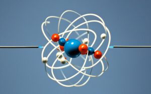 helium bohr model
